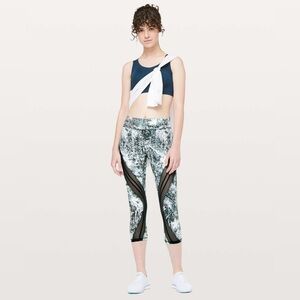 Lululemon Never Still Crop *21"